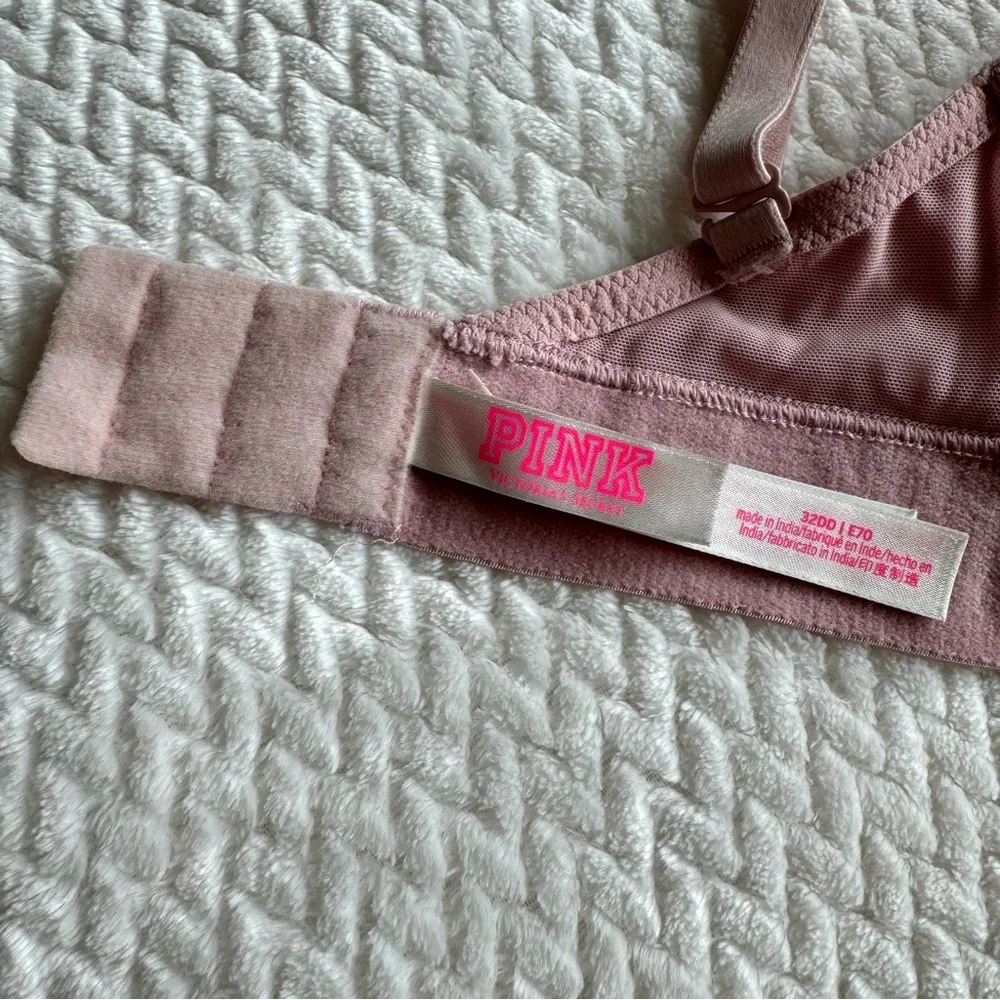Victoria's Secret PINK Wear Everywhere Wireless Lightly Lined Bra 32DD Pink Logo